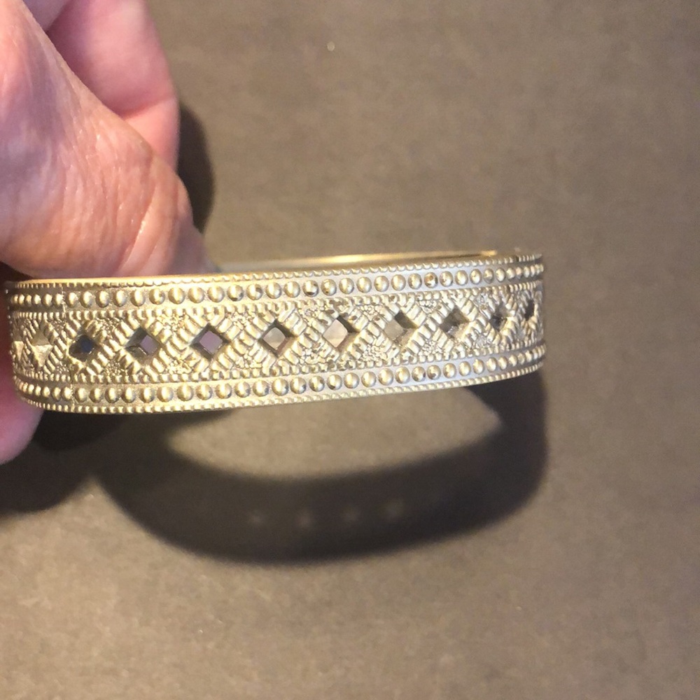 Beautiful Heidi daus  bangle bracelet . - Picture 2 of 4